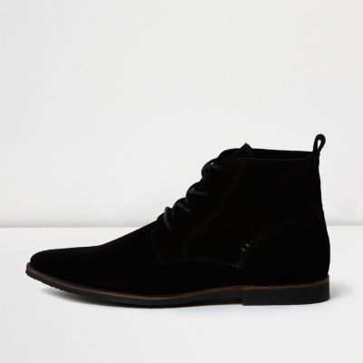 Black suede pointed desert boots